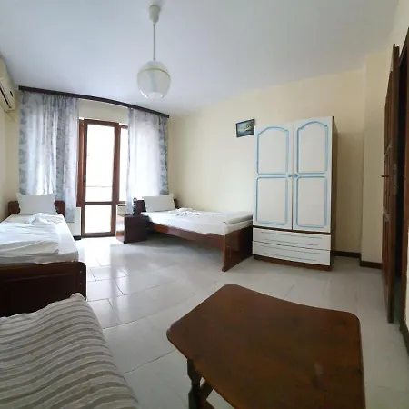 Hotell Lazur 2*