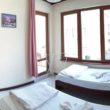 Lazur Hotell 2*