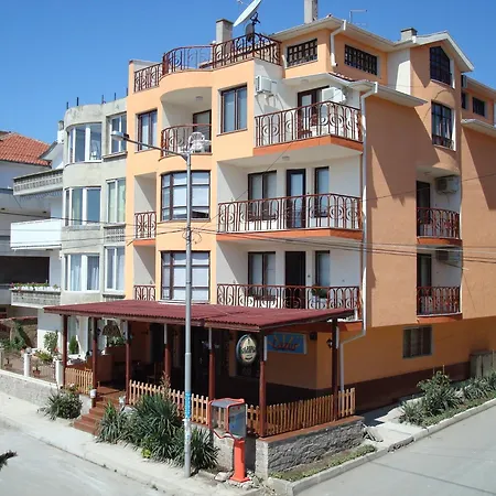 Hotell Lazur 2*