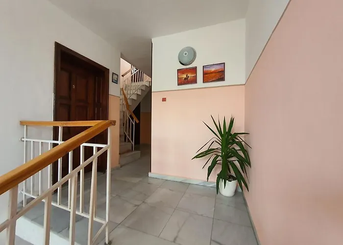 فندق Lazur رافدا