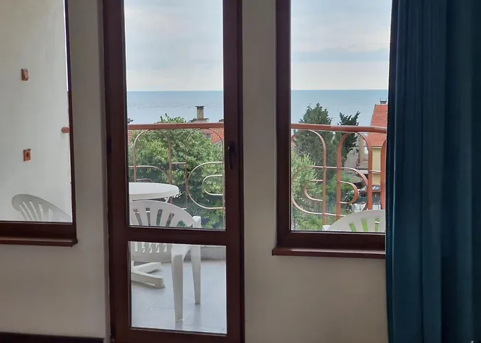 Lazur فندق رافدا