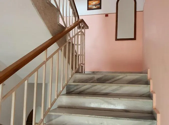 فندق Lazur رافدا